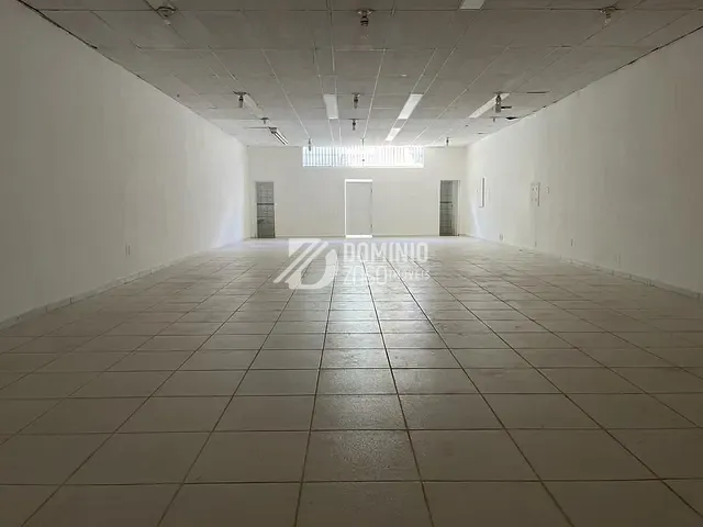 Loja com 248m², para alugar, no bairro Centro em Uberaba