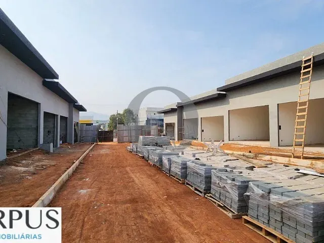 Loja com 2000m², para alugar, no bairro Jardim das Cerejeiras em Atibaia