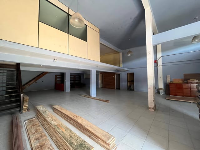 Loja para alugar, no bairro Itaipu em Niterói