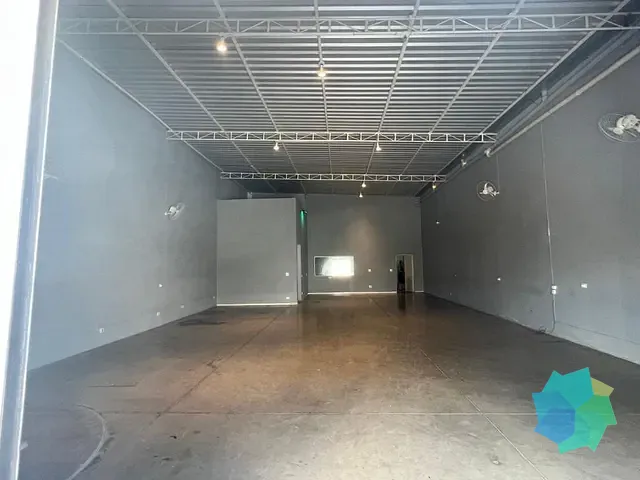Loja com 230m², à venda, no bairro Jardim Itaguaçu em Salto