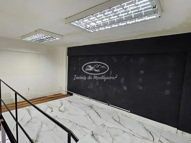 Loja com 18m², para alugar, no bairro Penedo em Itatiaia