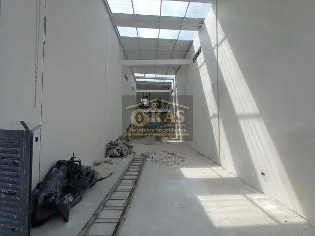 Loja com 182m², para alugar, no bairro Vila Jundiaí em Mogi das Cruzes