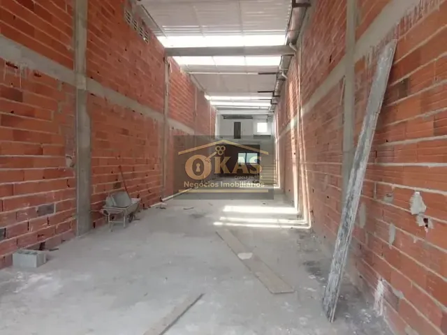 Loja com 182m², para alugar, no bairro Vila Jundiaí em Mogi das Cruzes
