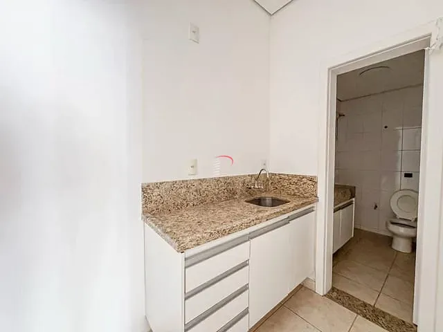 Loja com 140m², para alugar, no bairro Vitória em Londrina