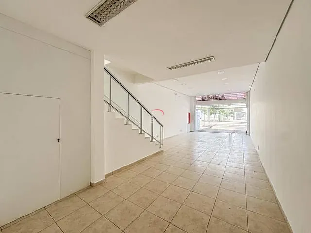 Loja com 140m², para alugar, no bairro Vitória em Londrina