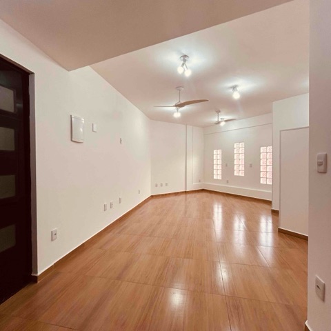Loja com 28m², à venda, no bairro Centro em Cabo Frio