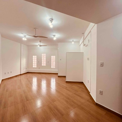 Loja com 28m², à venda, no bairro Centro em Cabo Frio