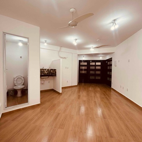 Loja com 28m², à venda, no bairro Centro em Cabo Frio