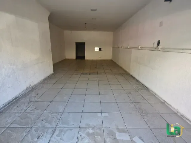 Loja para alugar, no bairro Centro em Muriaé