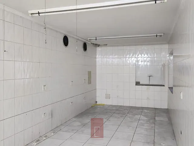 Loja com 150m², para alugar, no bairro Água Fria em São Paulo