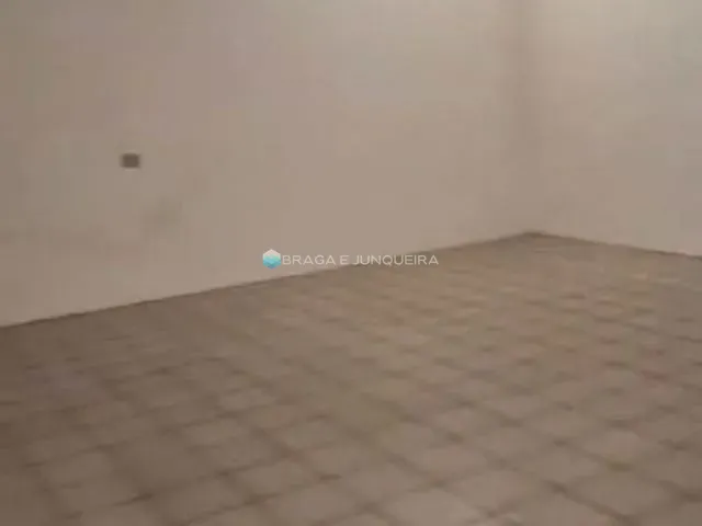 Loja com 550m², para alugar, no bairro Vila Imperial em São José do Rio Preto