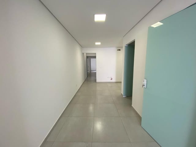 Foto do Loja - Espaço Comercial Disponível para Clínicas Médicas, Consultórios Odontológicos e Escritórios 🏥 | Adquira Imóveis