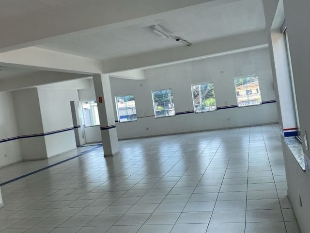 Loja com 230m², para alugar, no bairro Centro em Santana de Parnaíba