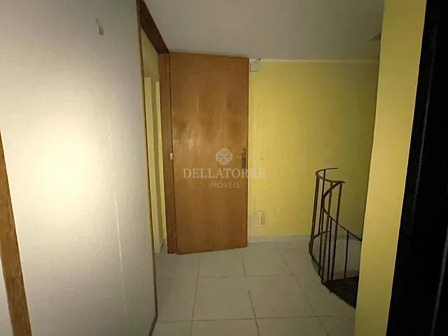 Loja à venda ou para alugar, no bairro Várzea em Teresópolis