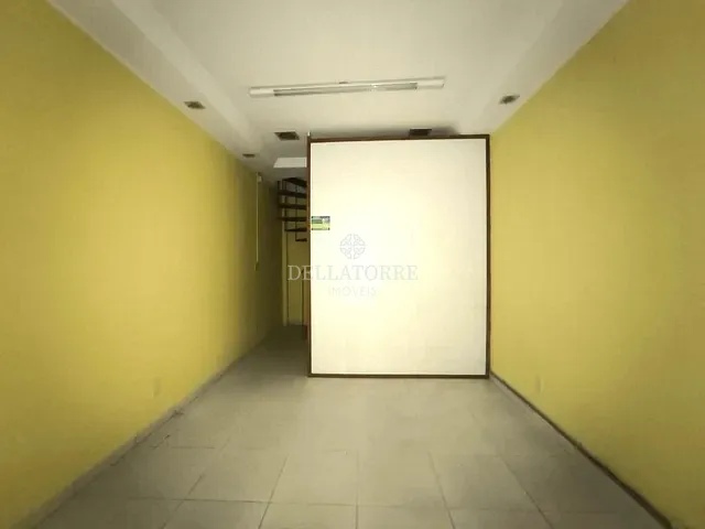 Loja à venda ou para alugar, no bairro Várzea em Teresópolis