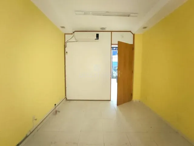 Loja à venda ou para alugar, no bairro Várzea em Teresópolis