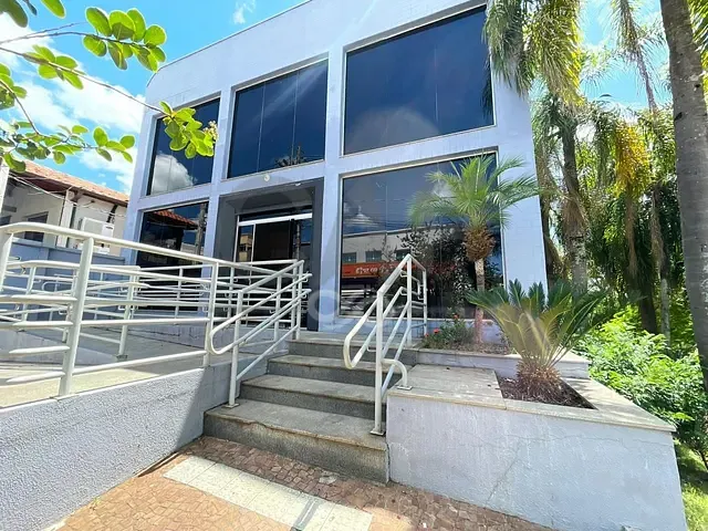 Loja com 586m², para alugar, no bairro Centro em Jaguariúna