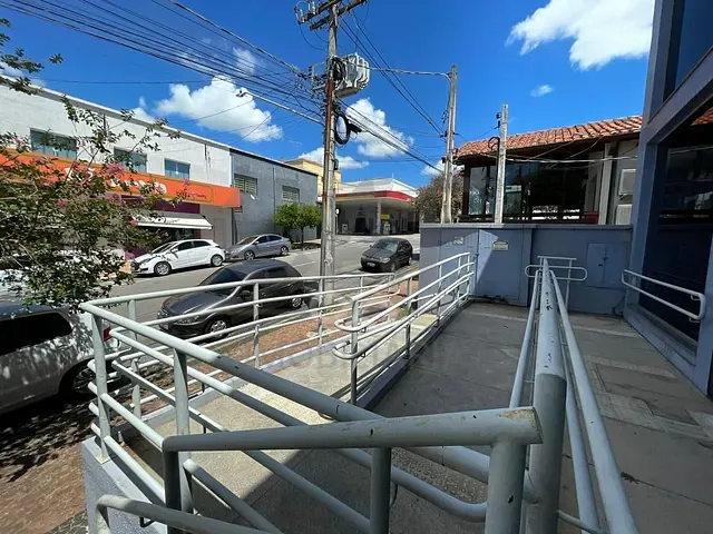 Loja com 586m², para alugar, no bairro Centro em Jaguariúna