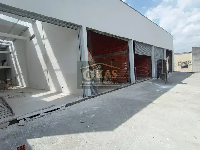 Loja com 384m², para alugar, no bairro Braz Cubas em Mogi das Cruzes