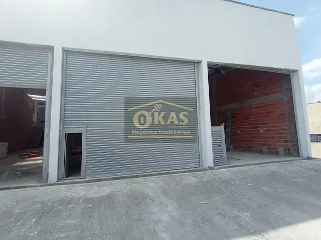 Loja com 384m², para alugar, no bairro Braz Cubas em Mogi das Cruzes