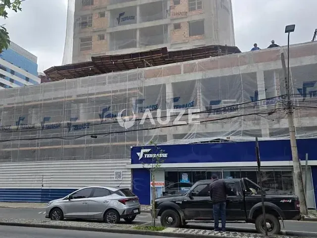 Loja com 70m², à venda, no bairro Vila Izabel em Curitiba