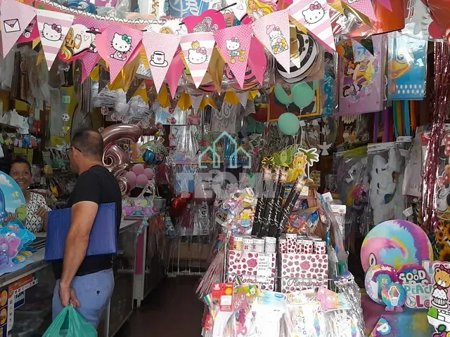 Loja com 54m², à venda ou para alugar, no bairro Centro em Taubaté