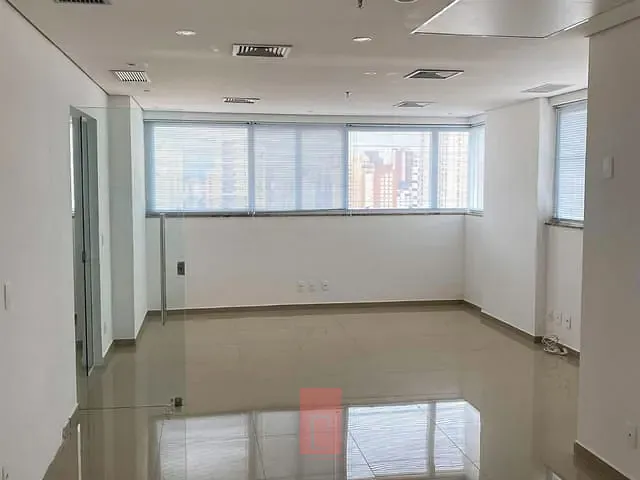Sala à venda ou para alugar, no bairro Santana em São Paulo