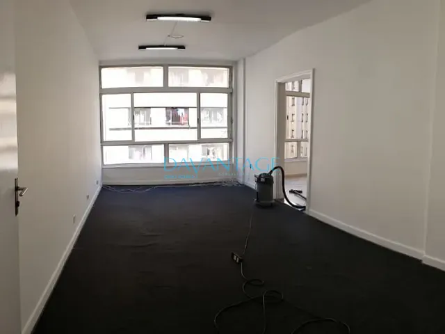 Loja com 145m², para alugar, no bairro República em São Paulo