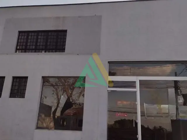 Loja com 360m², para alugar, no bairro Jardim Santa Helena em Mogi Mirim