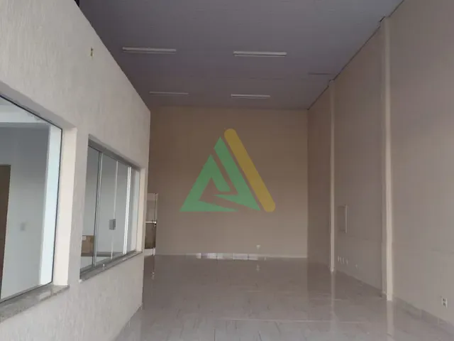 Loja com 360m², para alugar, no bairro Jardim Santa Helena em Mogi Mirim