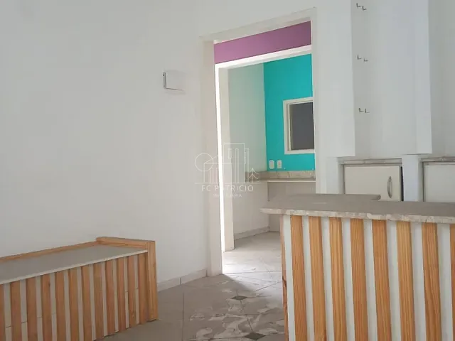 Loja com 250m², para alugar, no bairro Centro em Guapimirim
