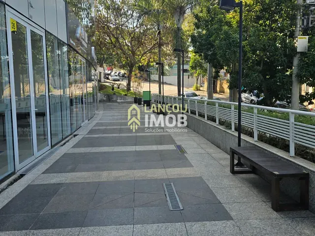 Loja à venda ou para alugar, no bairro Chácara Urbana em Jundiaí