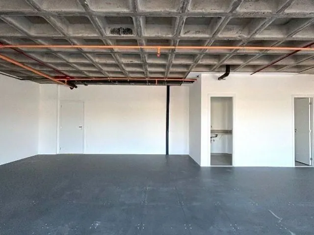 Loja com 142m², para alugar, no bairro Bela Suiça em Londrina