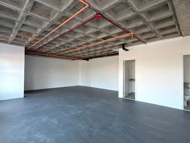 Loja com 142m², para alugar, no bairro Bela Suiça em Londrina