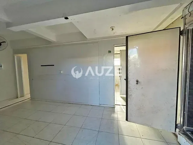 Loja com 45m², à venda, no bairro Monza em Colombo