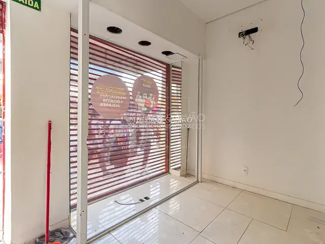 Prédio com 365m², à venda, no bairro Centro em Curitiba