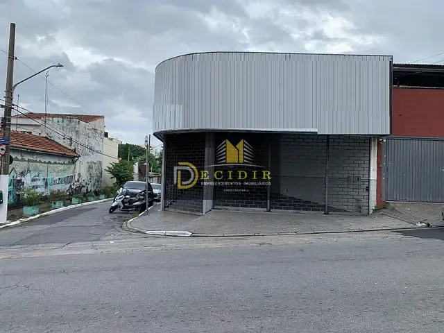 Loja com 270m², para alugar, no bairro Água Rasa em São Paulo