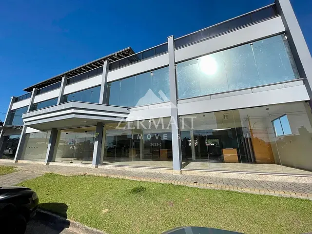 Loja com 900m², para alugar, no bairro Santa Terezinha em Gaspar