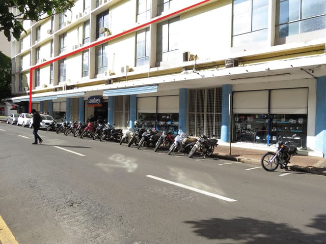 Loja com 1942m², à venda, no bairro Centro em Londrina