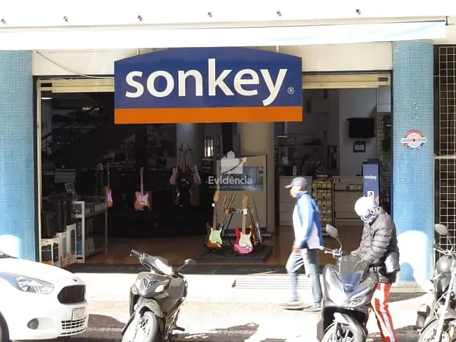 Loja com 1942m², à venda, no bairro Centro em Londrina