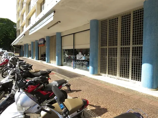 Loja com 1942m², à venda, no bairro Centro em Londrina