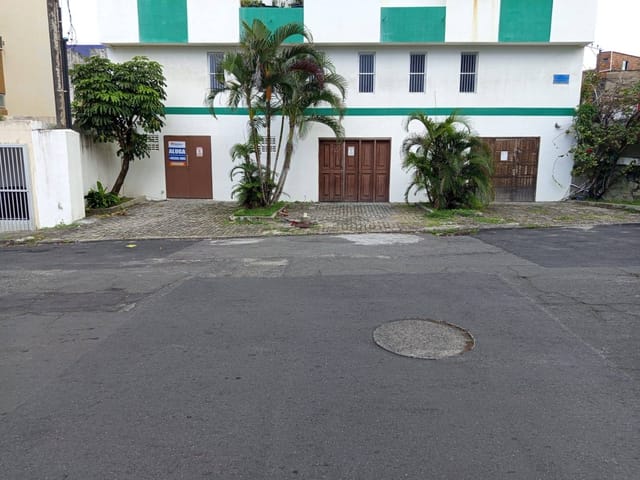 Loja para alugar, no bairro Amaralina em Salvador