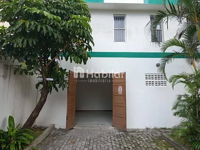 Loja para alugar, no bairro Amaralina em Salvador