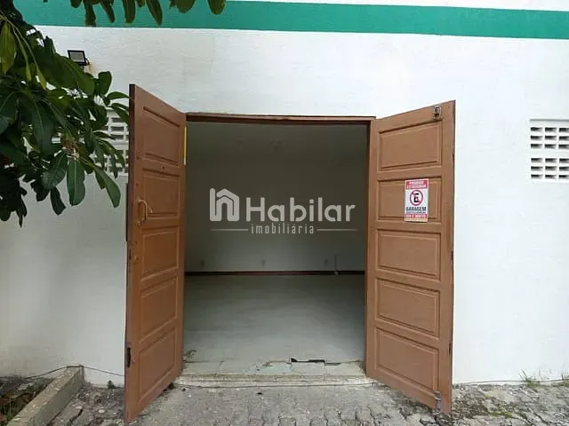 Loja para alugar, no bairro Amaralina em Salvador