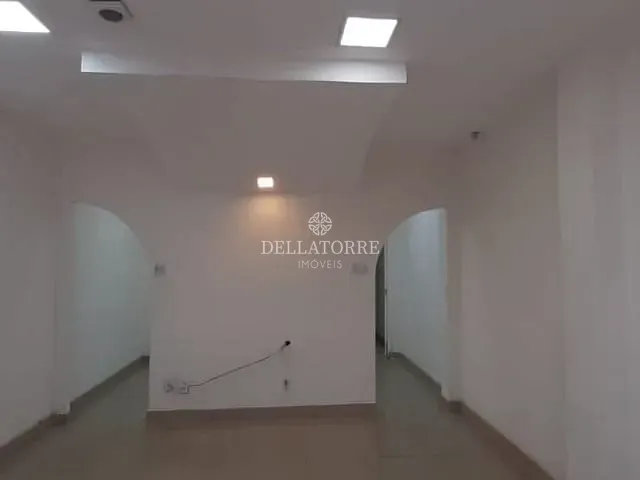 Loja com 994m², para alugar, no bairro Várzea em Teresópolis