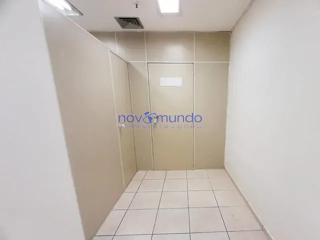 Loja à venda ou para alugar, no bairro Bangu em Rio de Janeiro