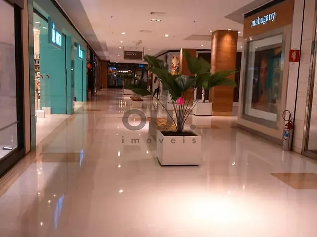 Loja com 135m², à venda, no bairro Indianópolis em São Paulo