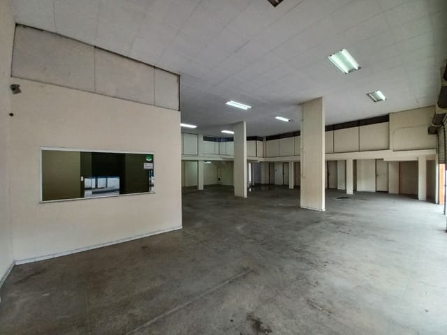 Foto do Loja - ALUGUEL DE LOJA COMERCIAL COM 352 M2, 11 SALAS, 4 BANHEIROS, ÁREA PARA ESTACIONAMENTO, CENTRO, NOVA IGUAÇU, RJ | PATRIRIO IMÓVEIS