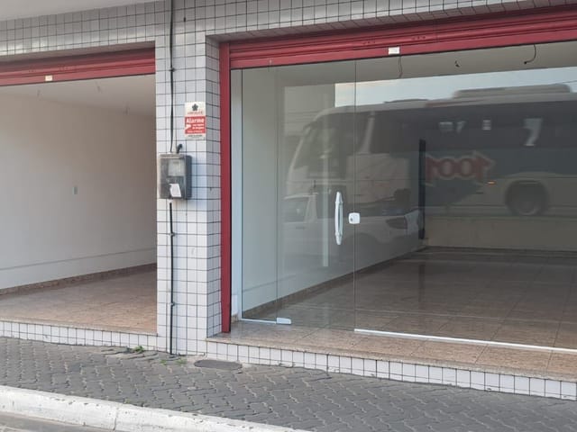 Loja para alugar, no bairro Balneário Remanso em Rio das Ostras