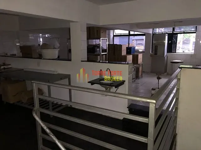 Loja com 158m², para alugar, no bairro Santa Lúcia em Belo Horizonte